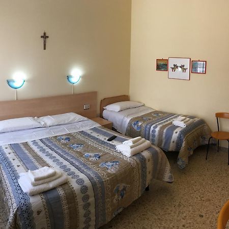 Hotel Casa Diomira Лідо-ді-Камайоре Екстер'єр фото
