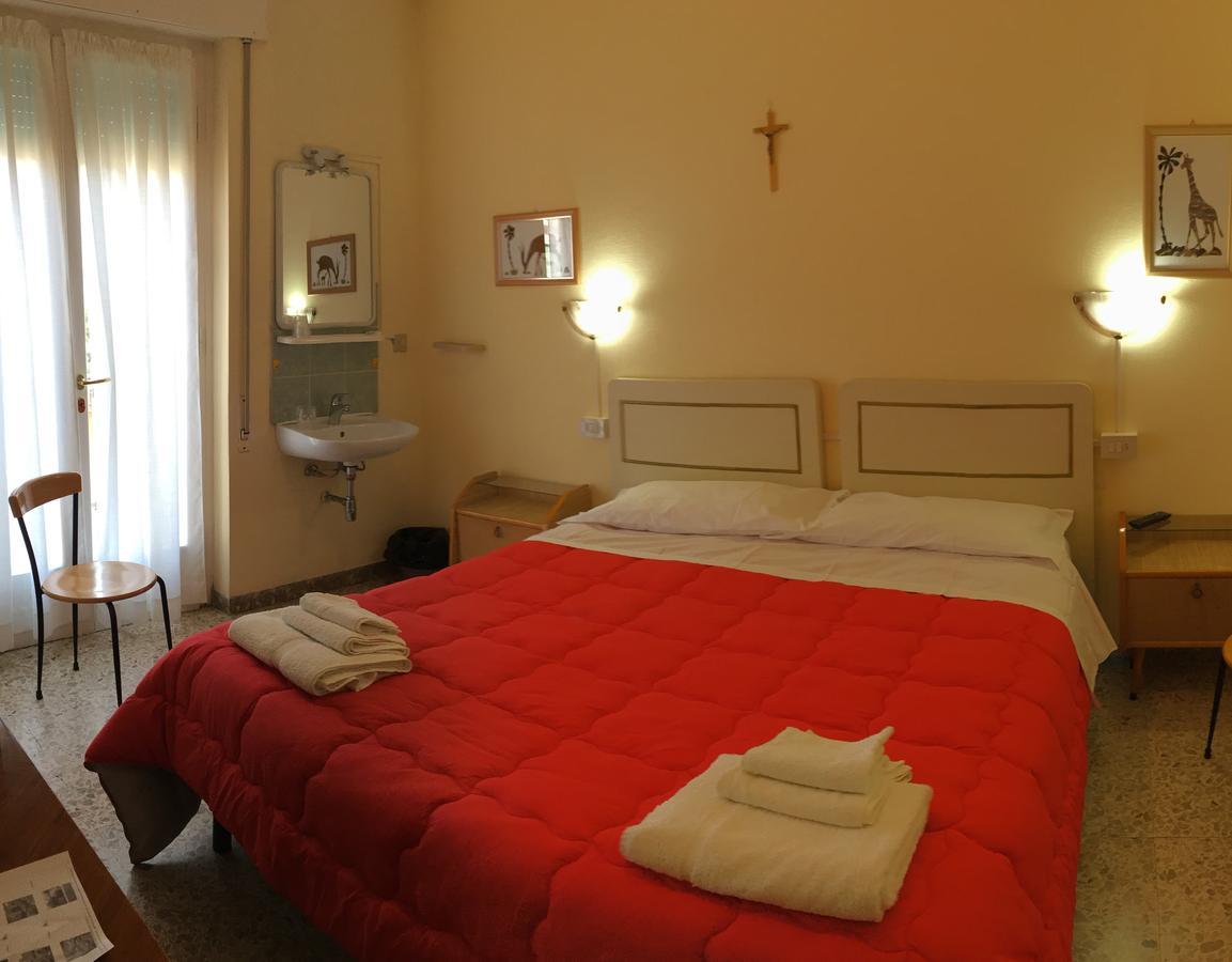 Hotel Casa Diomira Лідо-ді-Камайоре Екстер'єр фото